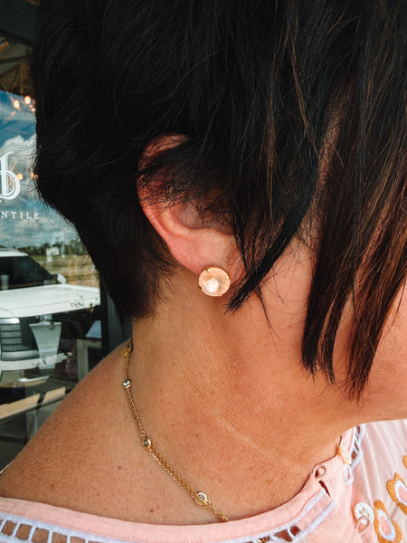TOVA Stud Light Peach Matte