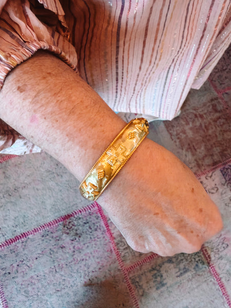 Canterbury hinge bangle